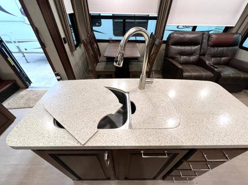 2018 Keystone RV 2018 Keystone RV Avalanche - thumbnail 24