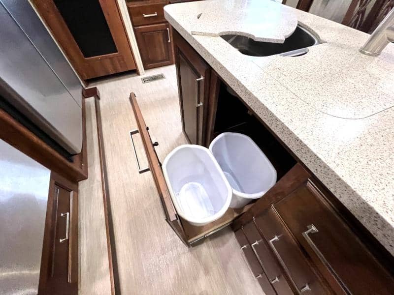 2018 Keystone RV 2018 Keystone RV Avalanche - thumbnail 25