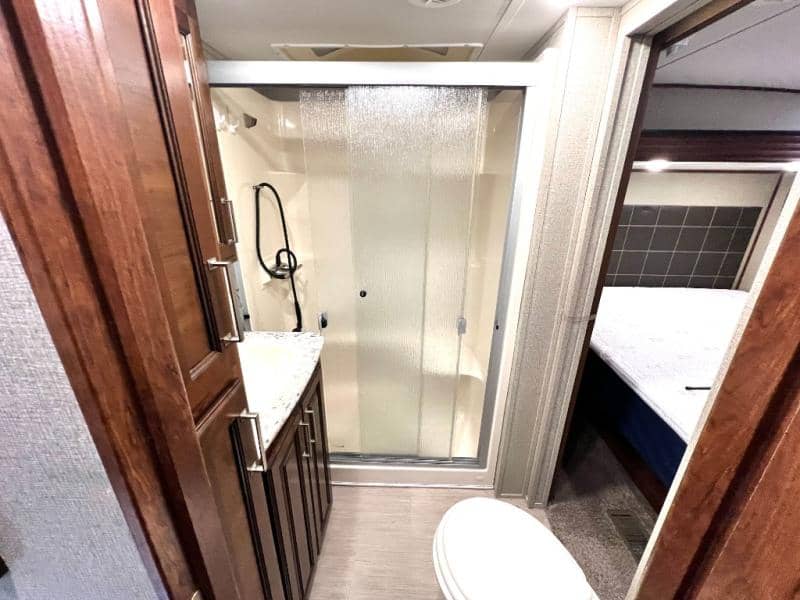 2018 Keystone RV 2018 Keystone RV Avalanche - thumbnail 36