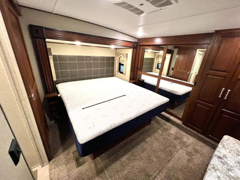 2018 Keystone RV 2018 Keystone RV Avalanche - thumbnail 43