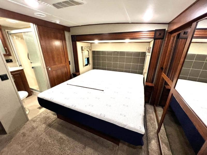 2018 Keystone RV 2018 Keystone RV Avalanche - thumbnail 46