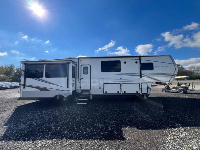 2022 Keystone RV 2022 Keystone RV Montana - thumbnail 10