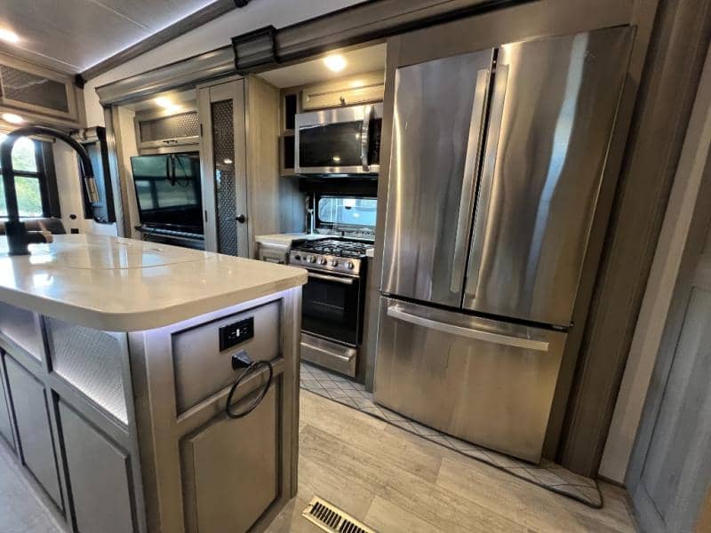 2022 Keystone RV 2022 Keystone RV Montana - thumbnail 14