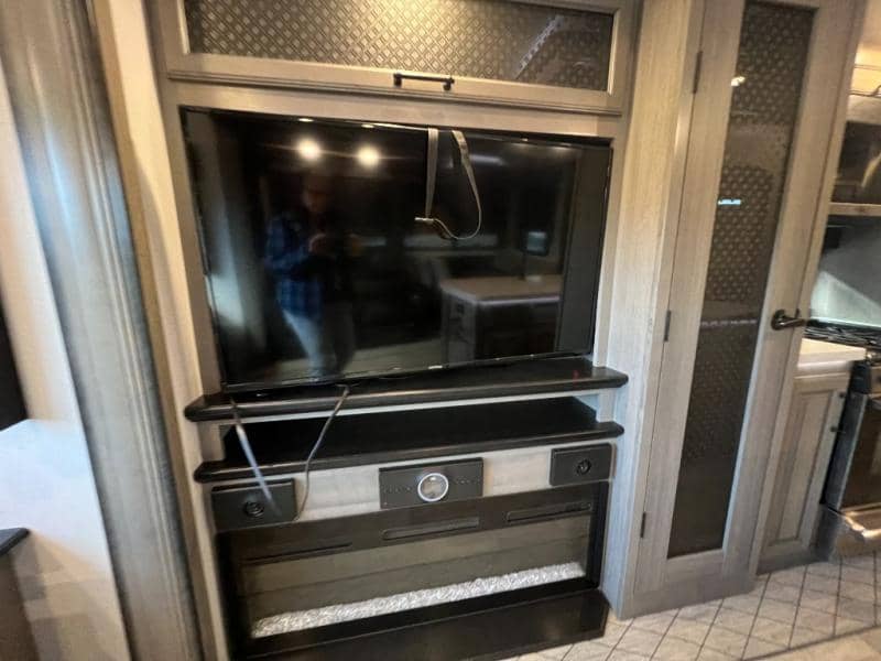 2022 Keystone RV 2022 Keystone RV Montana - thumbnail 22