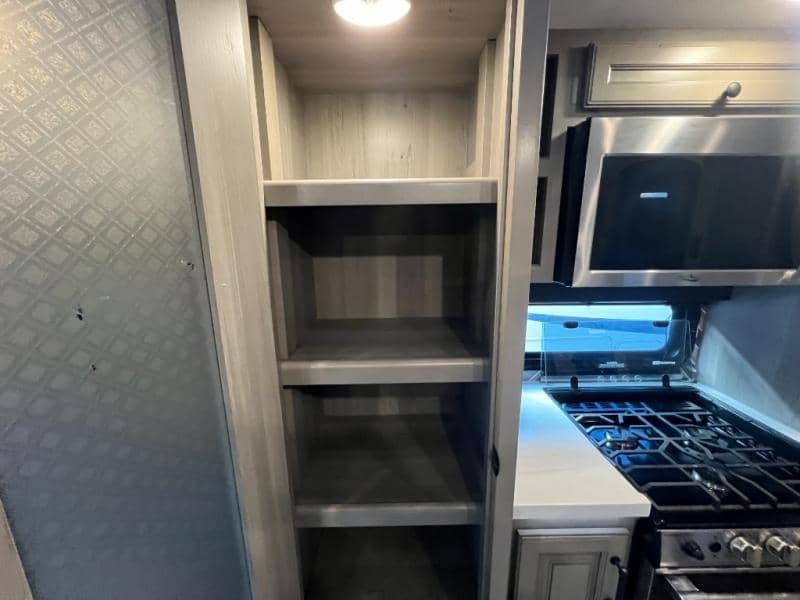 2022 Keystone RV 2022 Keystone RV Montana - thumbnail 23