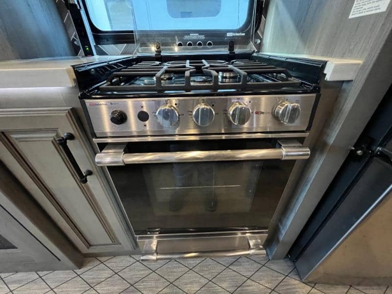 2022 Keystone RV 2022 Keystone RV Montana - thumbnail 26