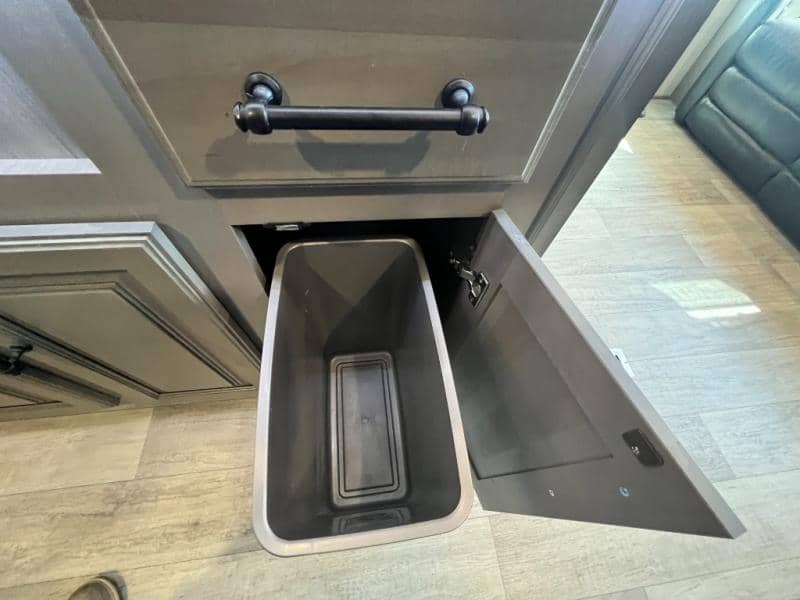 2022 Keystone RV 2022 Keystone RV Montana - thumbnail 31