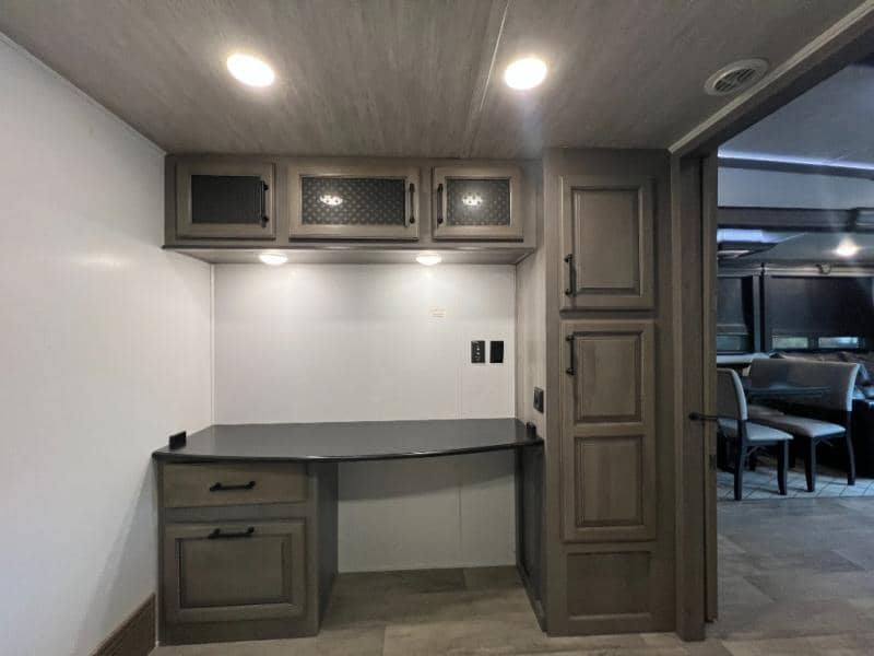 2022 Keystone RV 2022 Keystone RV Montana - thumbnail 37