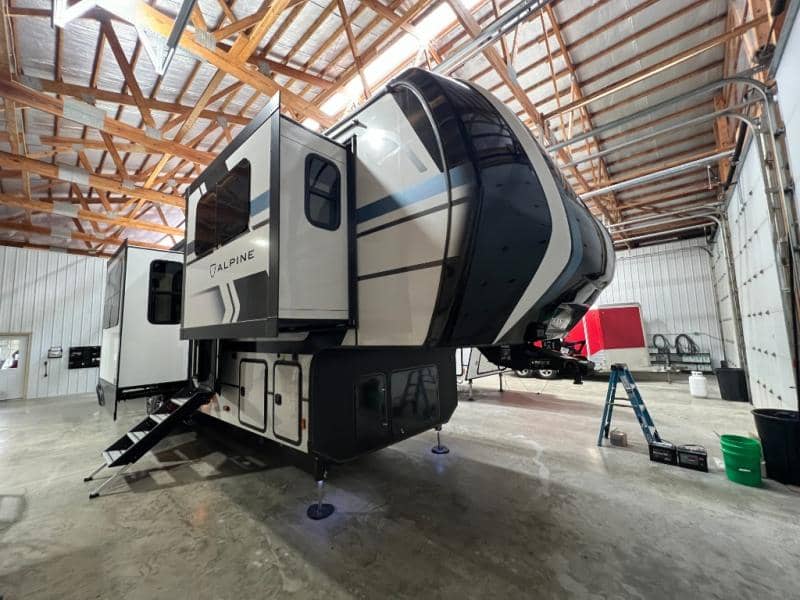 2026 Keystone RV 2026 Keystone RV Alpine - thumbnail 3
