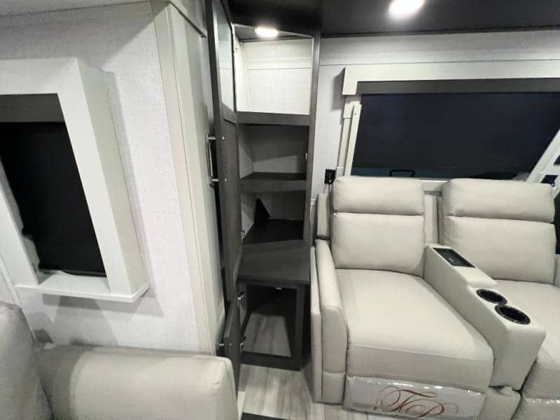 2026 Keystone RV 2026 Keystone RV Alpine - thumbnail 45