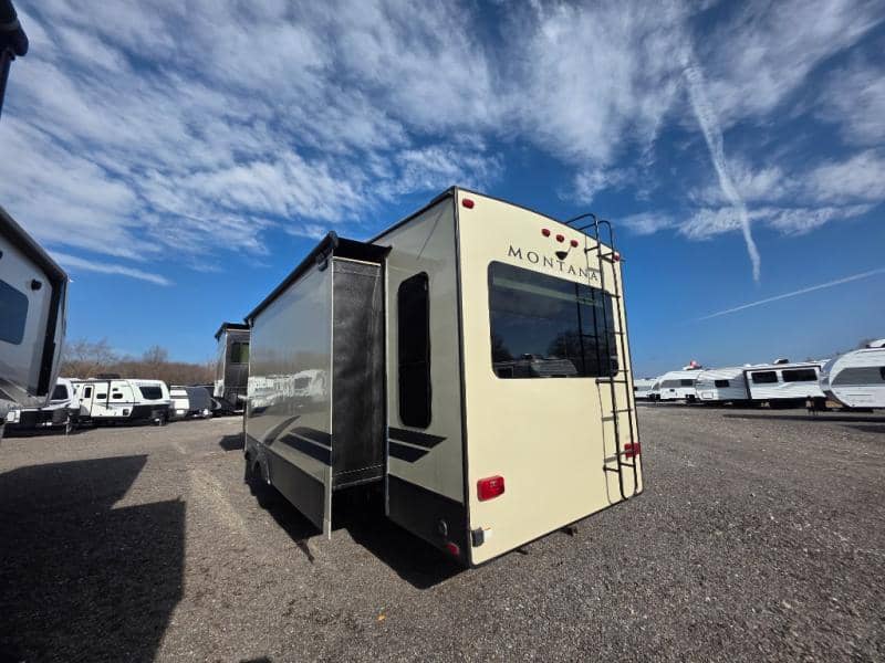 2018 Keystone RV 2018 Keystone RV Montana High Country - thumbnail 6