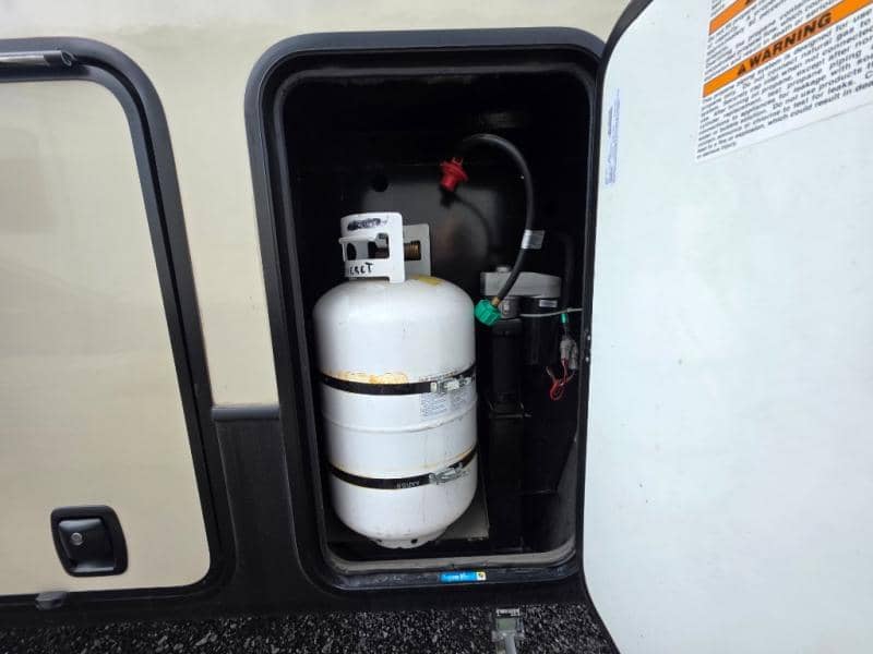 2018 Keystone RV 2018 Keystone RV Montana High Country - thumbnail 9