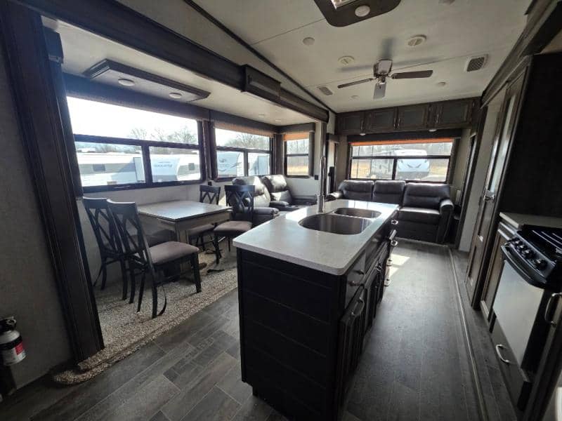 2018 Keystone RV 2018 Keystone RV Montana High Country - thumbnail 18