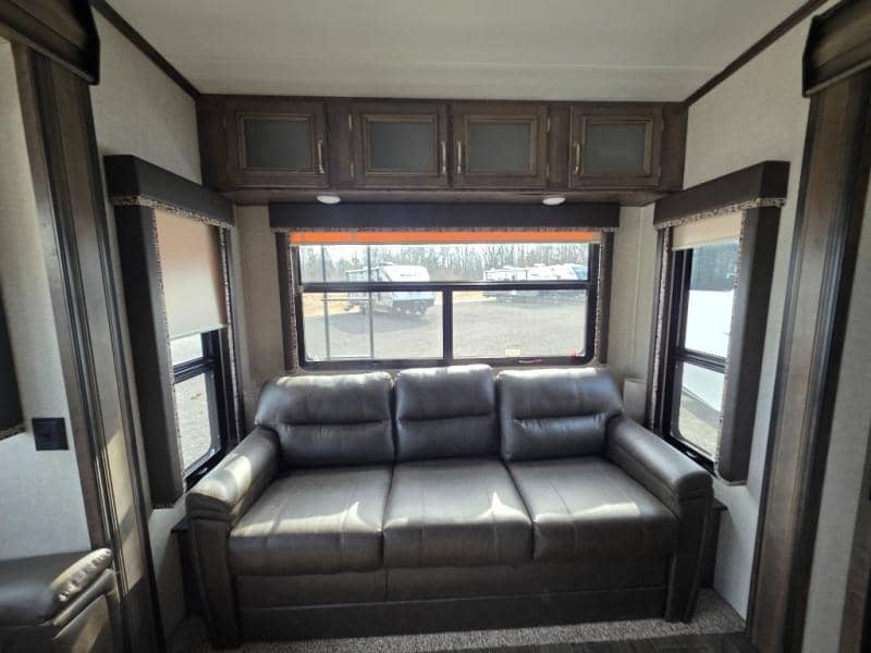 2018 Keystone RV 2018 Keystone RV Montana High Country - thumbnail 21