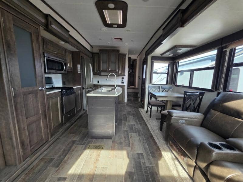 2018 Keystone RV 2018 Keystone RV Montana High Country - thumbnail 22