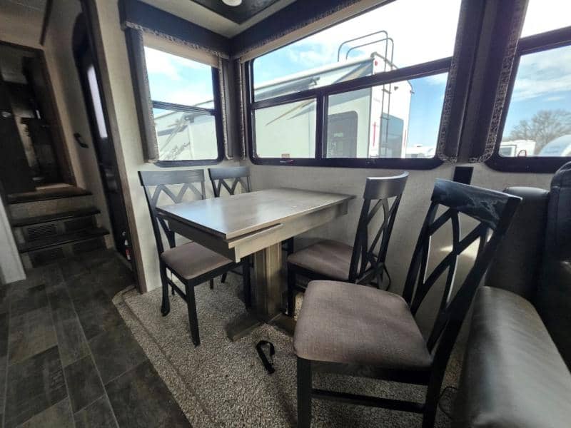 2018 Keystone RV 2018 Keystone RV Montana High Country - thumbnail 24