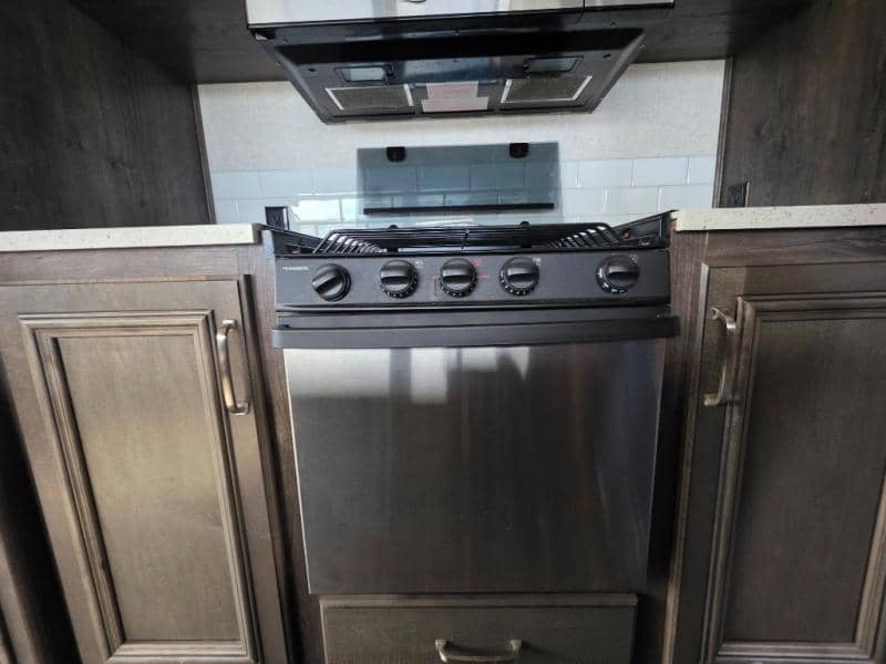 2018 Keystone RV 2018 Keystone RV Montana High Country - thumbnail 33