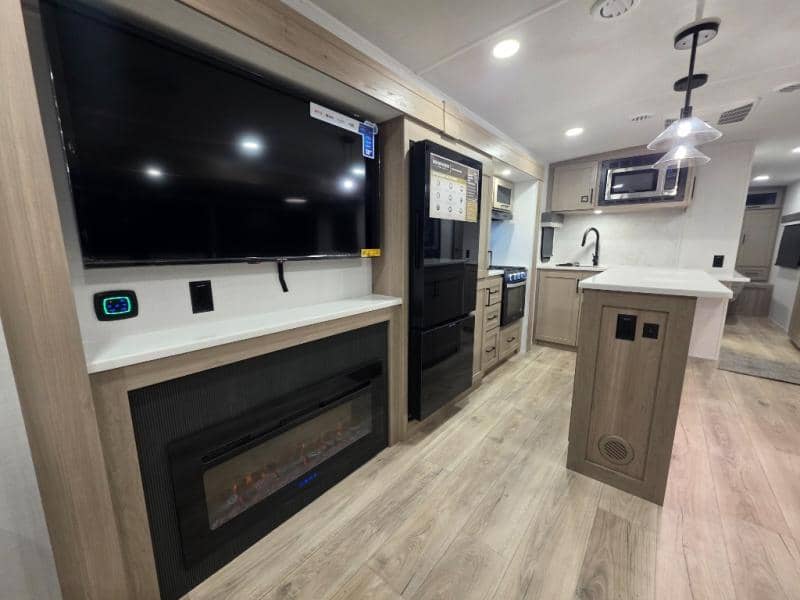 2026 Forest River 2026 Forest River Rockwood Ultra Lite - thumbnail 19