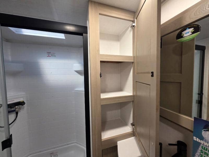 2026 Forest River 2026 Forest River Rockwood Ultra Lite - thumbnail 39