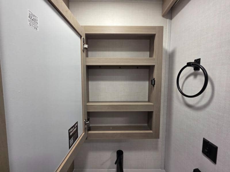 2026 Forest River 2026 Forest River Rockwood Ultra Lite - thumbnail 41