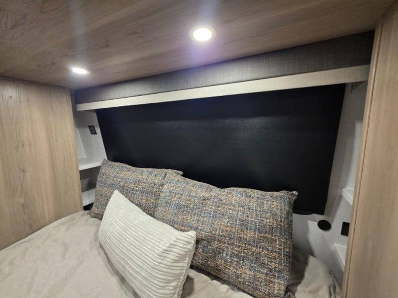 2026 Forest River 2026 Forest River Rockwood Ultra Lite - thumbnail 43