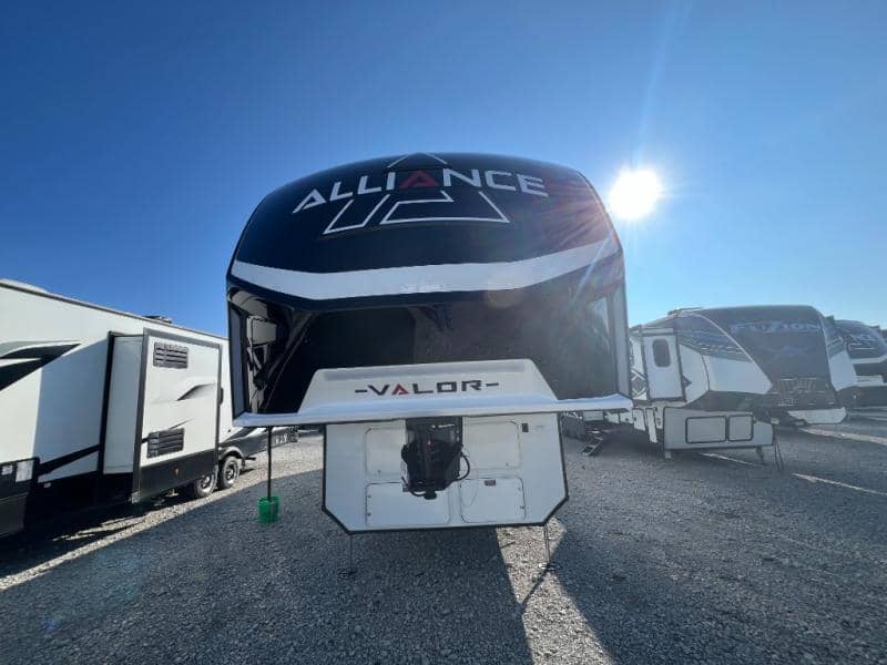 2026 Alliance RV 2026 Alliance RV Valor - thumbnail 4