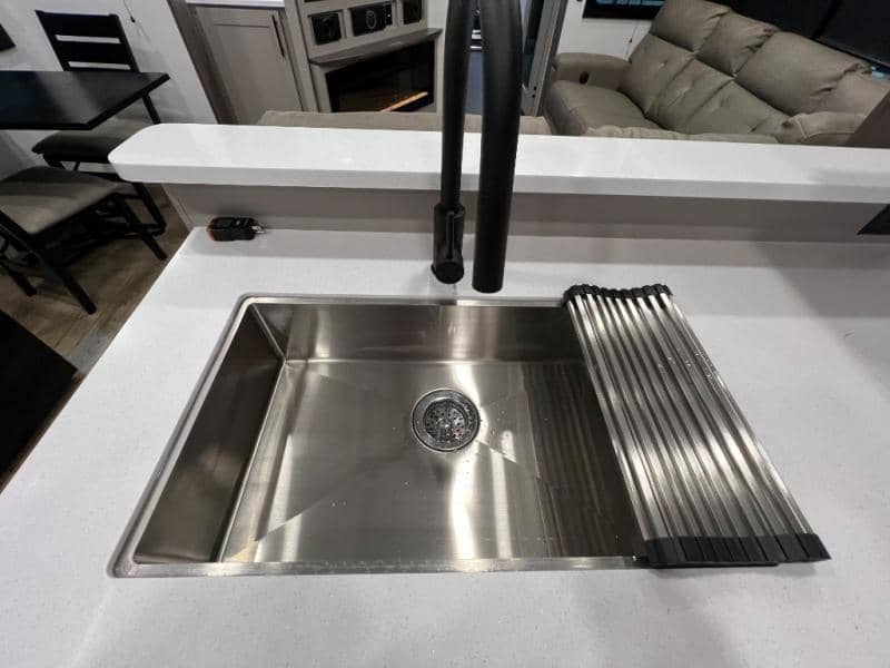 2026 Alliance RV 2026 Alliance RV Valor - thumbnail 33