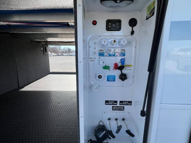 2026 Jayco 2026 Jayco Pinnacle - thumbnail 14