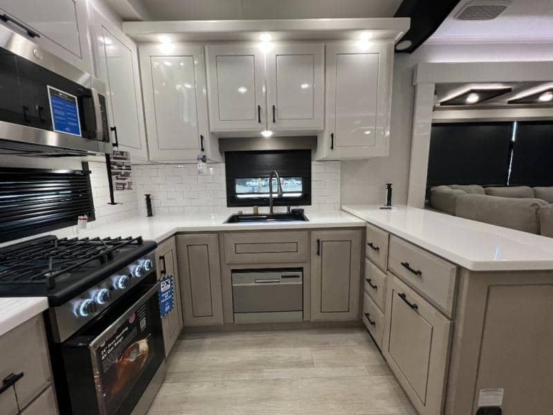 2026 Jayco 2026 Jayco Pinnacle - thumbnail 32