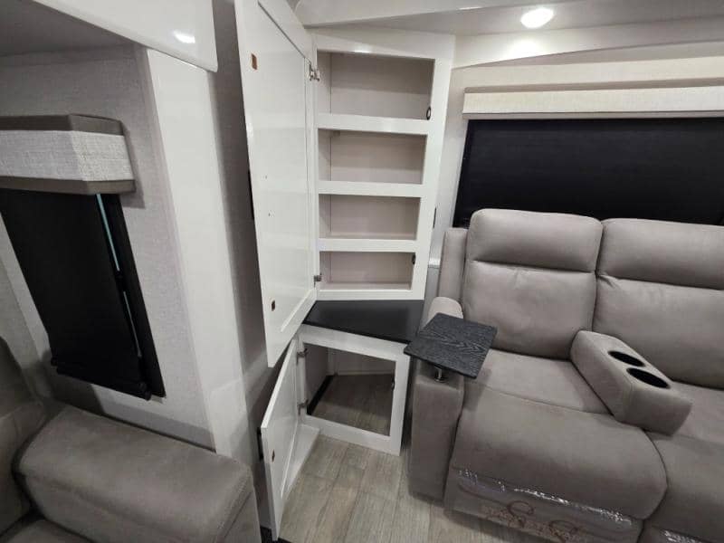 2026 Jayco 2026 Jayco Pinnacle - thumbnail 41