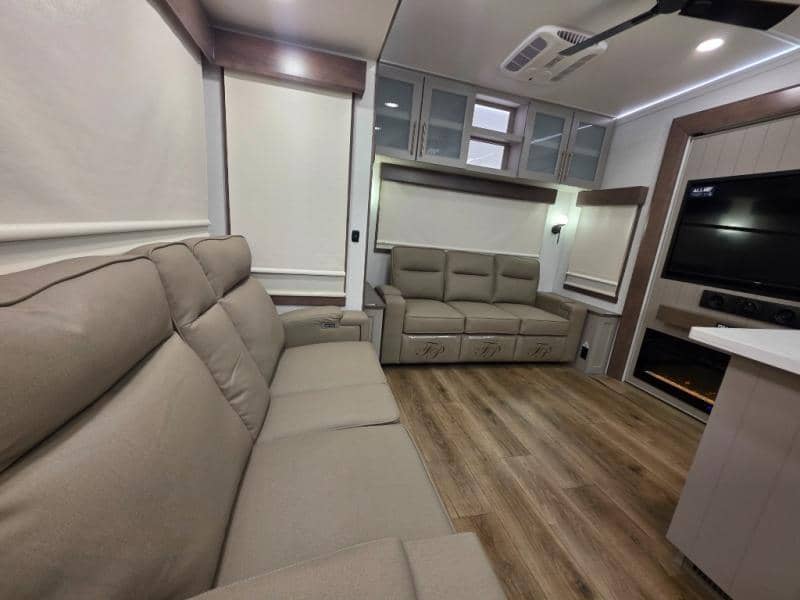 2026 Alliance RV 2026 Alliance RV Paradigm - thumbnail 19