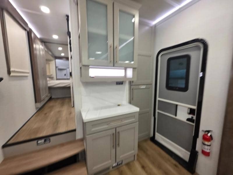 2026 Alliance RV 2026 Alliance RV Paradigm - thumbnail 39