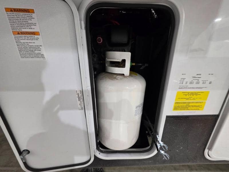 2026 Jayco 2026 Jayco Seismic Toy Hauler - thumbnail 7