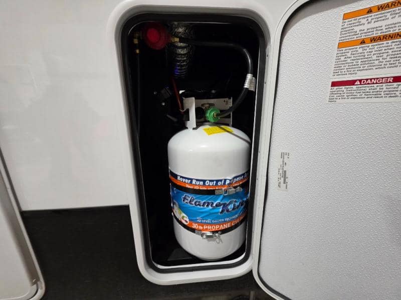 2026 Jayco 2026 Jayco Seismic Toy Hauler - thumbnail 8