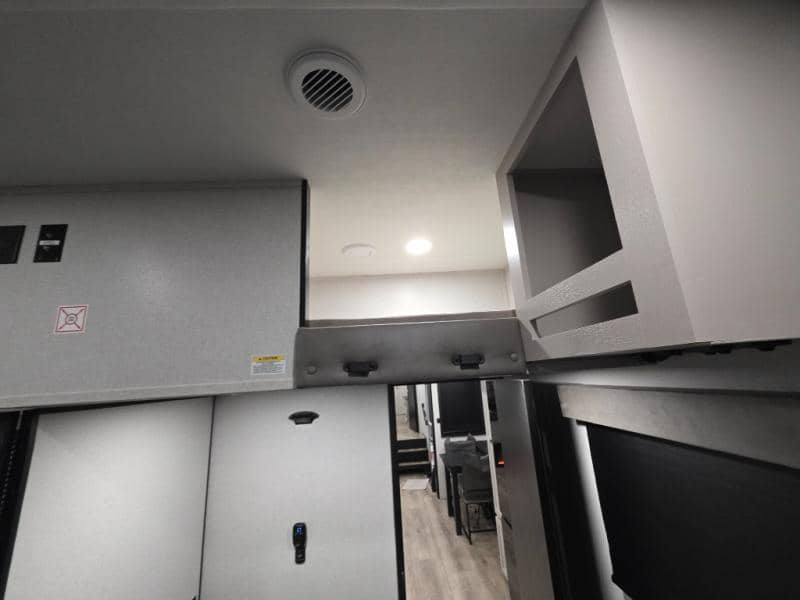 2026 Jayco 2026 Jayco Seismic Toy Hauler - thumbnail 38