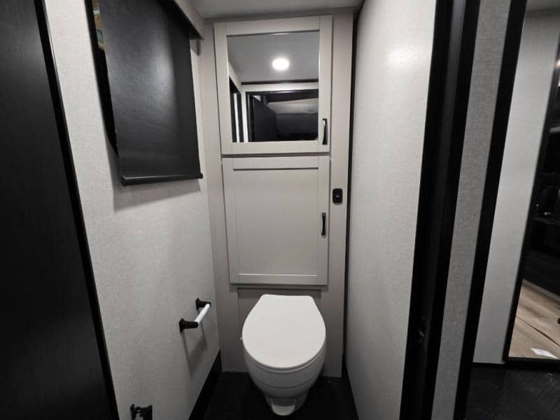 2026 Jayco 2026 Jayco Seismic Toy Hauler - thumbnail 39