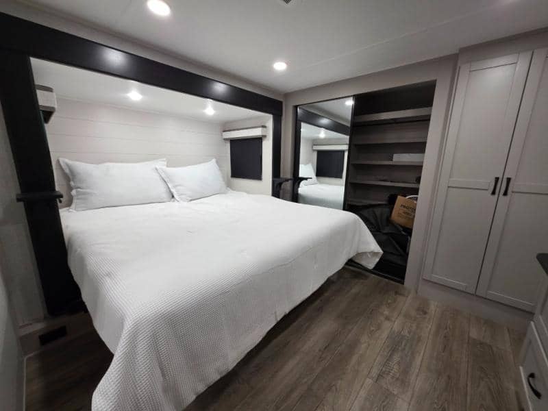 2026 Jayco 2026 Jayco Seismic Toy Hauler - thumbnail 47