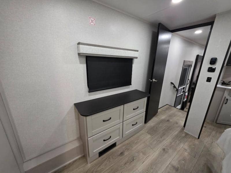 2026 Jayco 2026 Jayco Seismic Toy Hauler - thumbnail 53