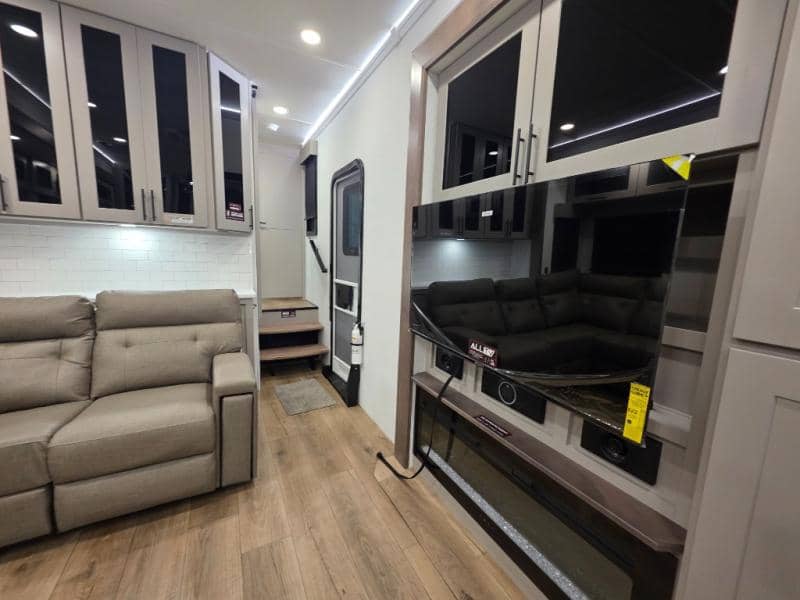 2026 Alliance RV 2026 Alliance RV Valor - thumbnail 18