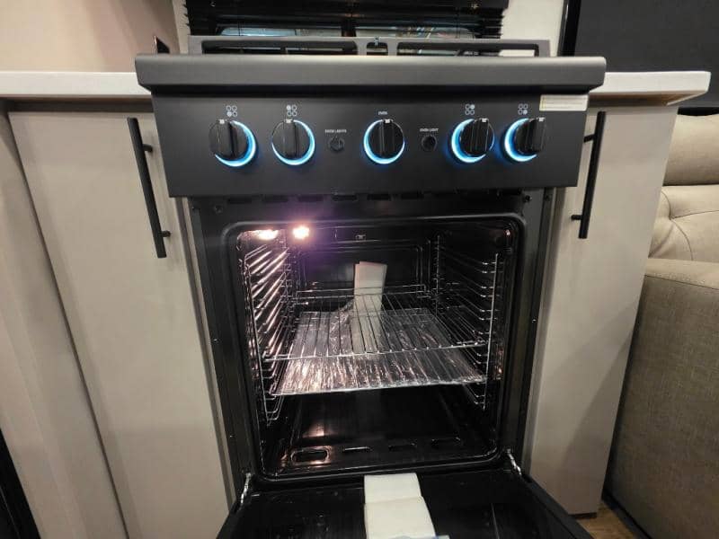 2026 Alliance RV 2026 Alliance RV Valor - thumbnail 24