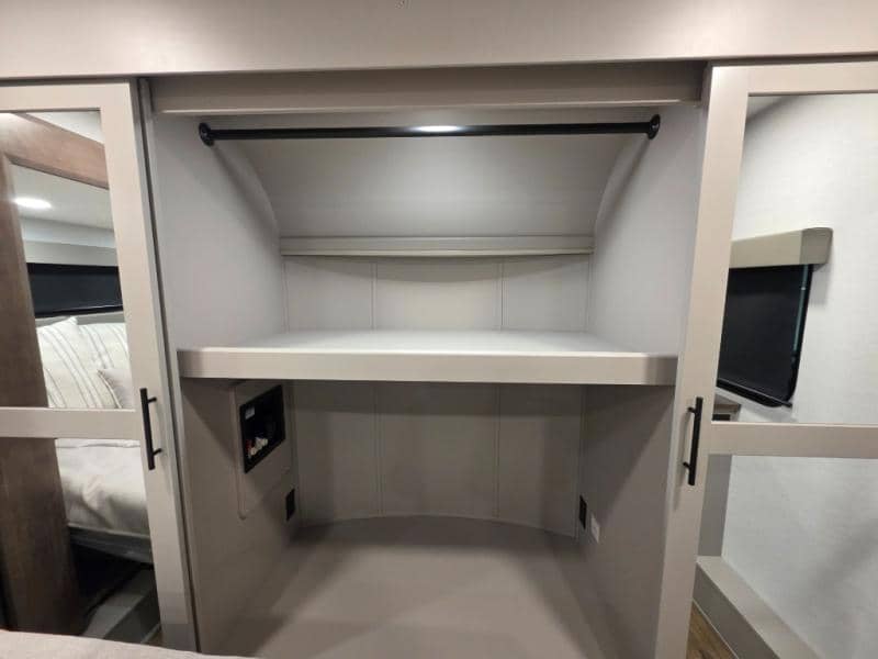 2026 Alliance RV 2026 Alliance RV Valor - thumbnail 47