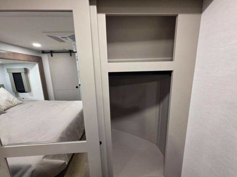 2026 Alliance RV 2026 Alliance RV Valor - thumbnail 49