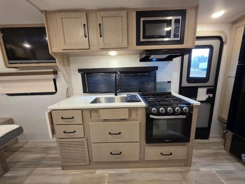 2024 Forest River 2024 Forest River Rockwood Mini Lite - thumbnail 16