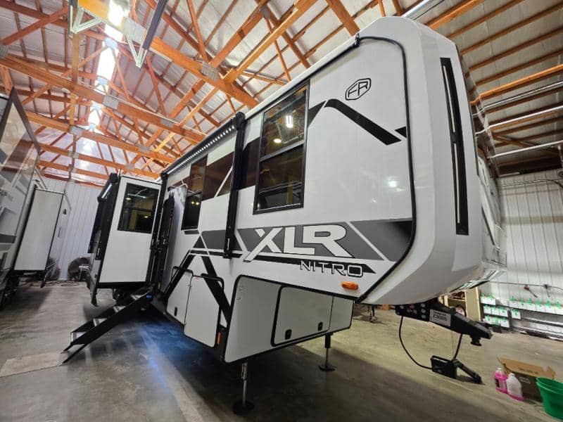2026 Forest River 2026 Forest River Xlr Nitro Toy Hauler - thumbnail 3
