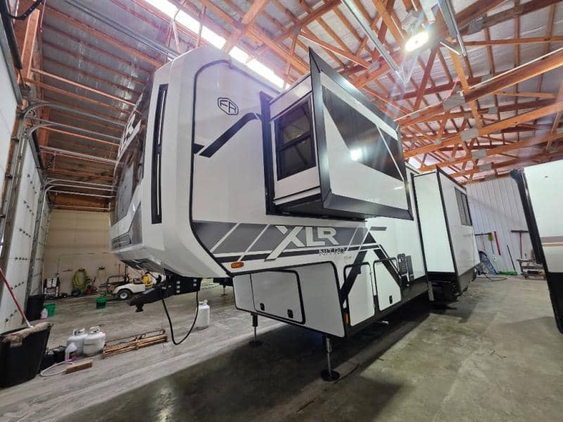 2026 Forest River 2026 Forest River Xlr Nitro Toy Hauler - thumbnail 4