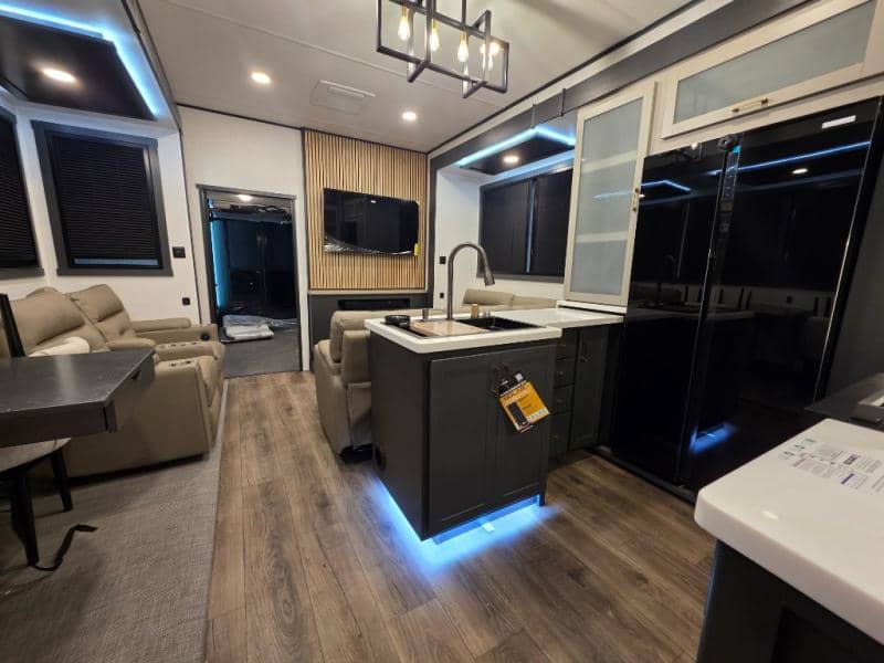 2026 Forest River 2026 Forest River Xlr Nitro Toy Hauler - thumbnail 13