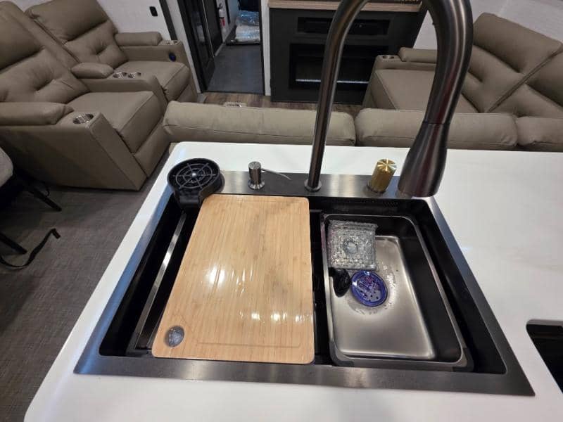 2026 Forest River 2026 Forest River Xlr Nitro Toy Hauler - thumbnail 17