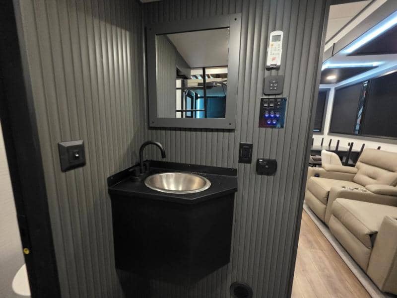 2026 Forest River 2026 Forest River Xlr Nitro Toy Hauler - thumbnail 41