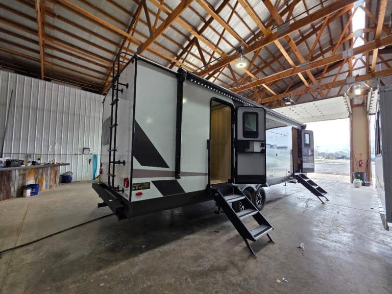 2026 Forest River 2026 Forest River Rockwood Ultra Lite - thumbnail 6