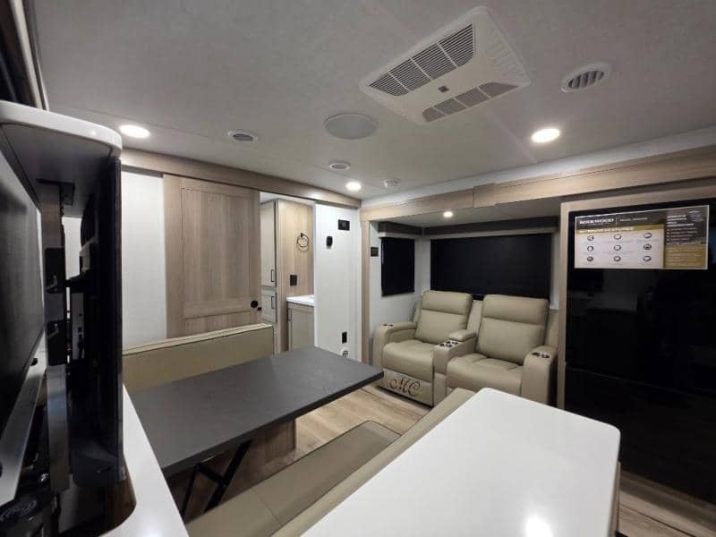 2026 Forest River 2026 Forest River Rockwood Ultra Lite - thumbnail 13